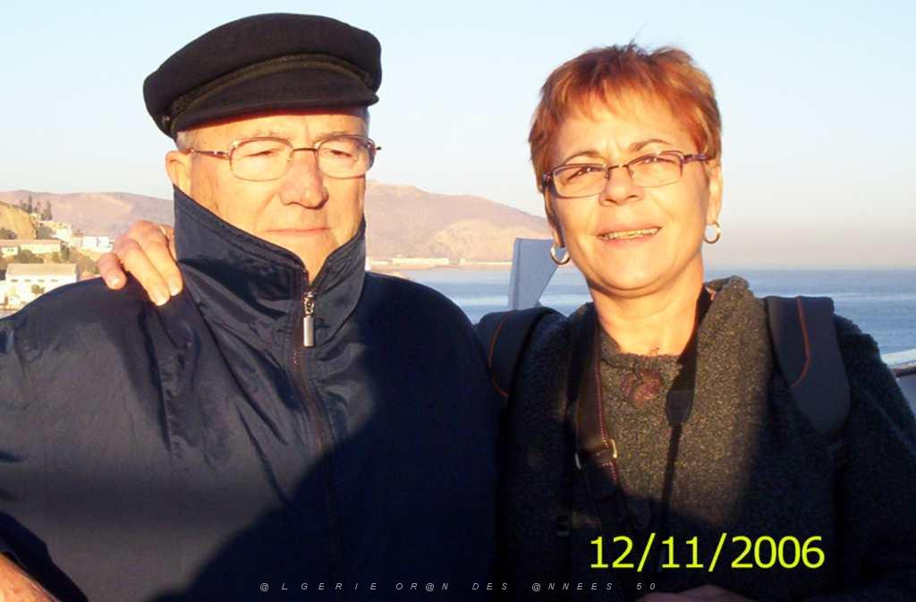 ORAN 11 2006 AUGUSTIN IBANEZ ET SA FILLE 44 ANS APRES ARRIVANT DANS LE PORT.JPG